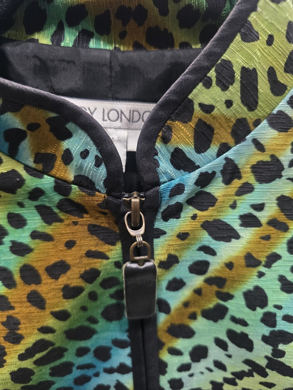 Maggy London 100% Silk Animal Print Jacket Women's 4 Quiet Luxury Meets Mob Bo - Picture 2 of 10